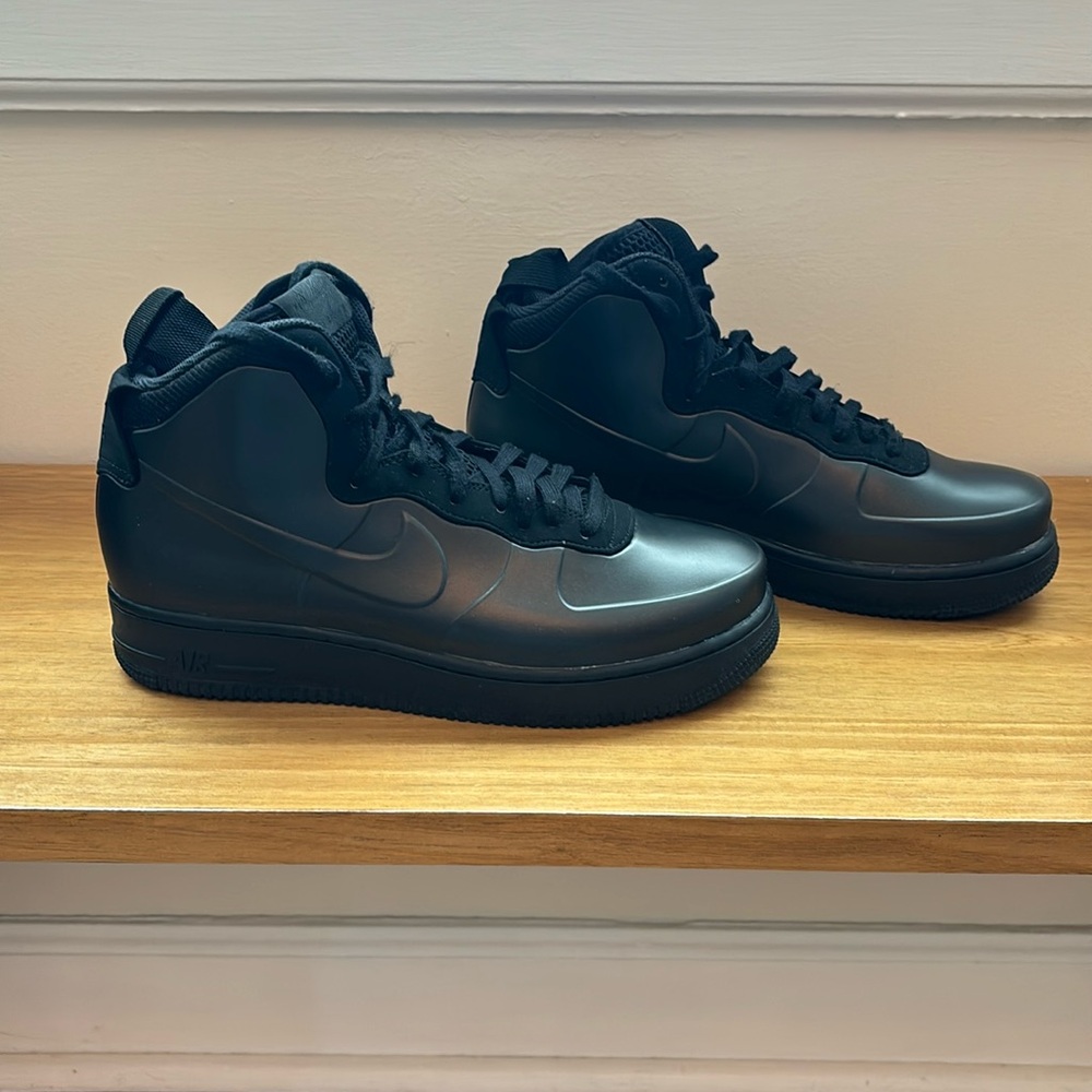 Men’s Nike black high tops